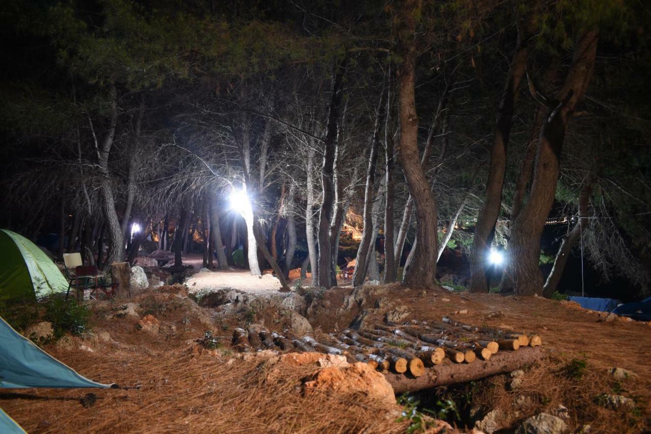 The Sea Cave Camping Himarë Exterior foto